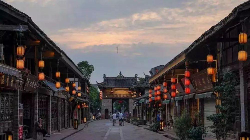 杨紫演《热辣滚烫》好拼,素颜出镜一脸疲惫